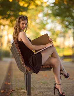 usha 22 year female call girls in Kandivali